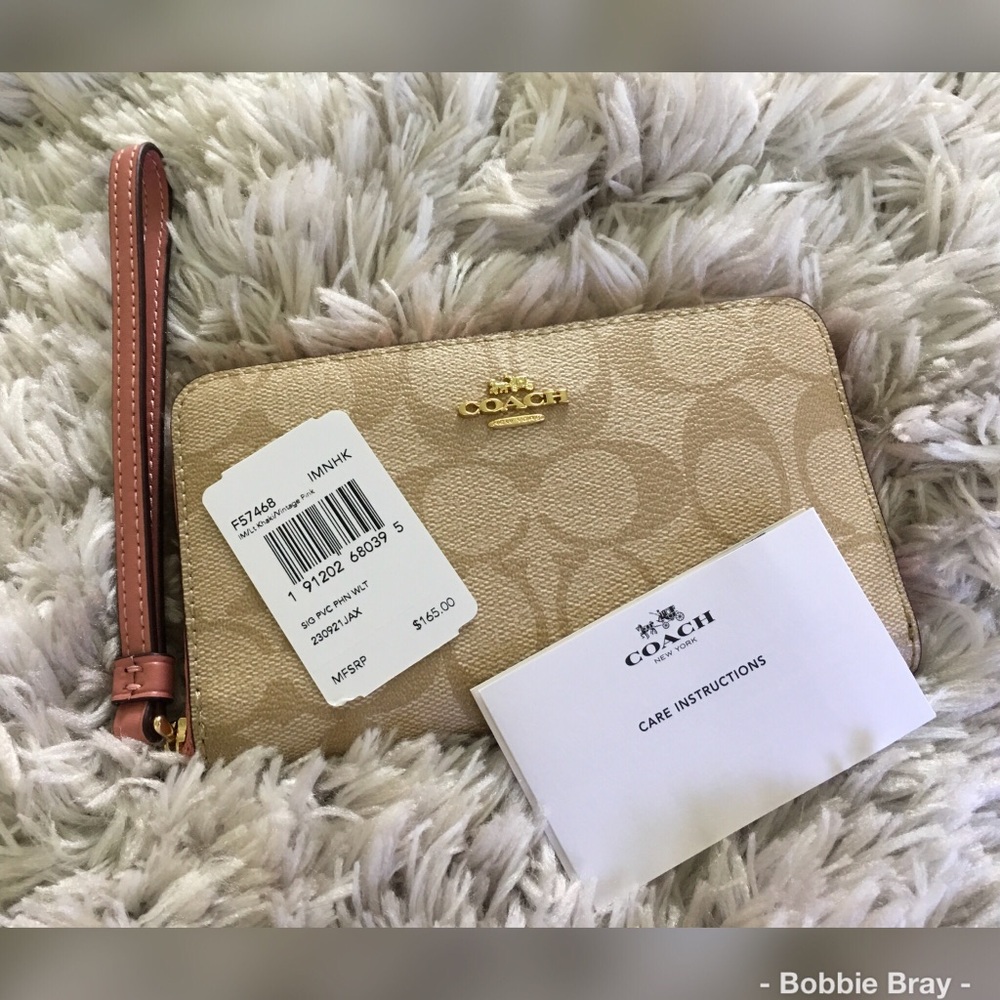 🆕 Authentic Coach Zip Wristlet Wallet